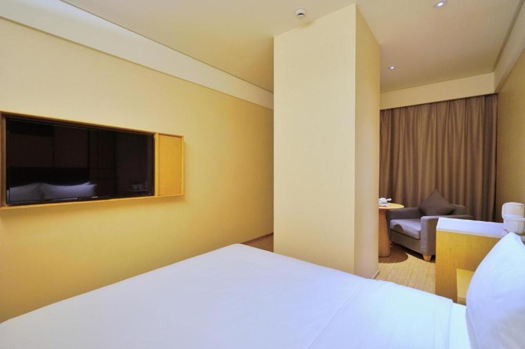 Ji Hotel Shanghai Hongqiao Yan'An XI Road Extérieur photo
